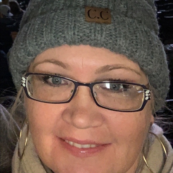 Meet your Posher, Michelle - Picture 1 of 1